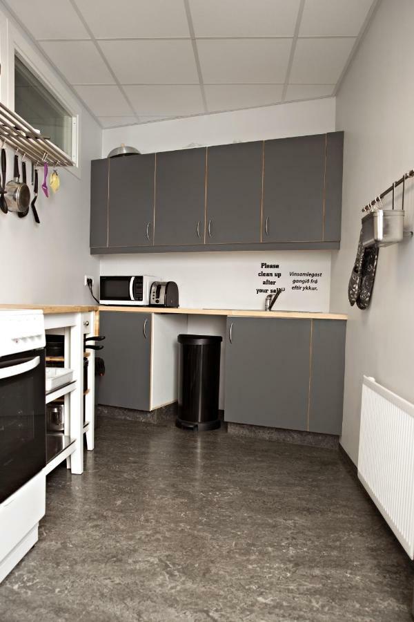 Puffin Nest Capsule Hostel ヴェストマン諸島 エクステリア 写真