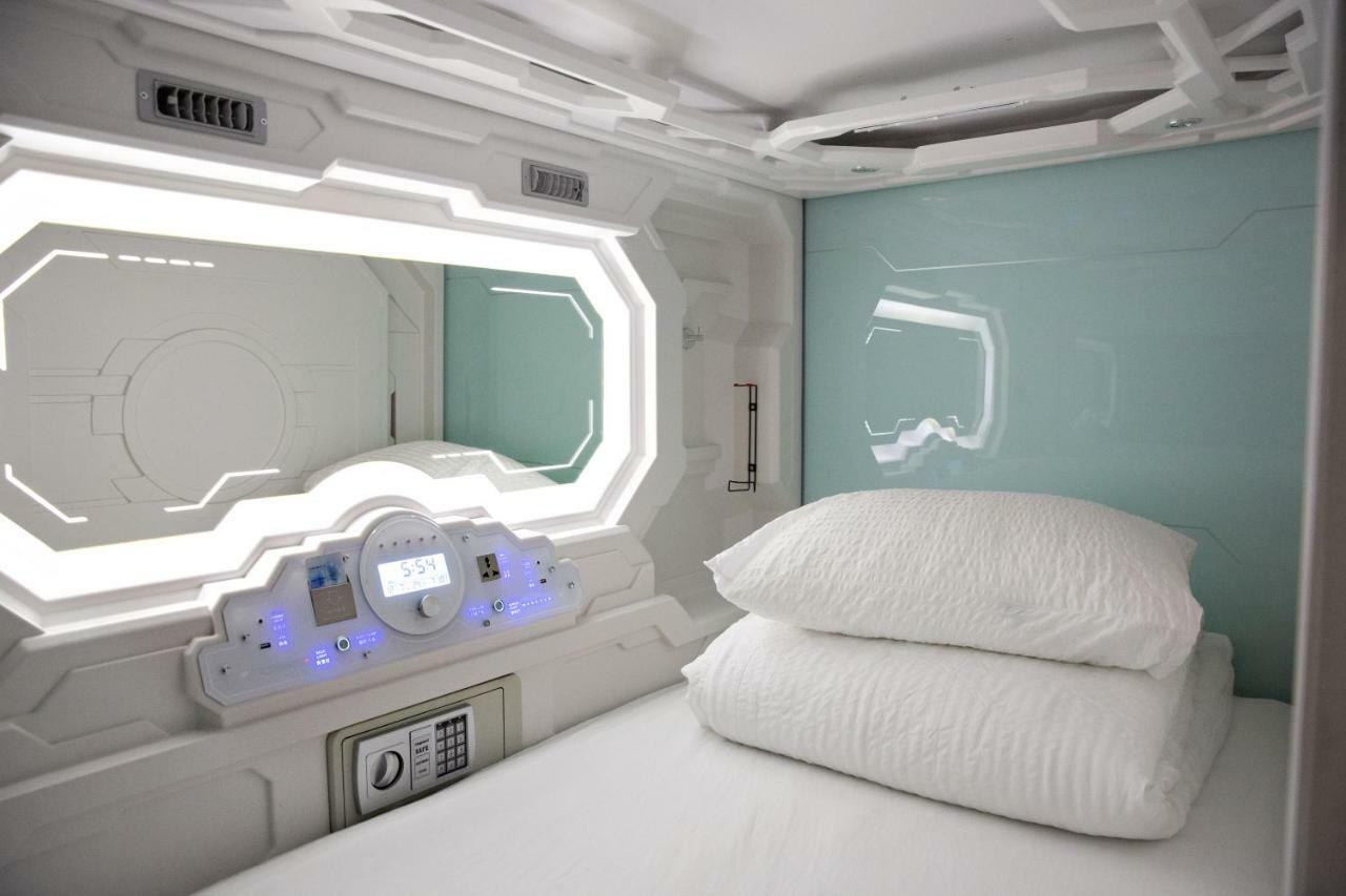Puffin Nest Capsule Hostel ヴェストマン諸島 エクステリア 写真